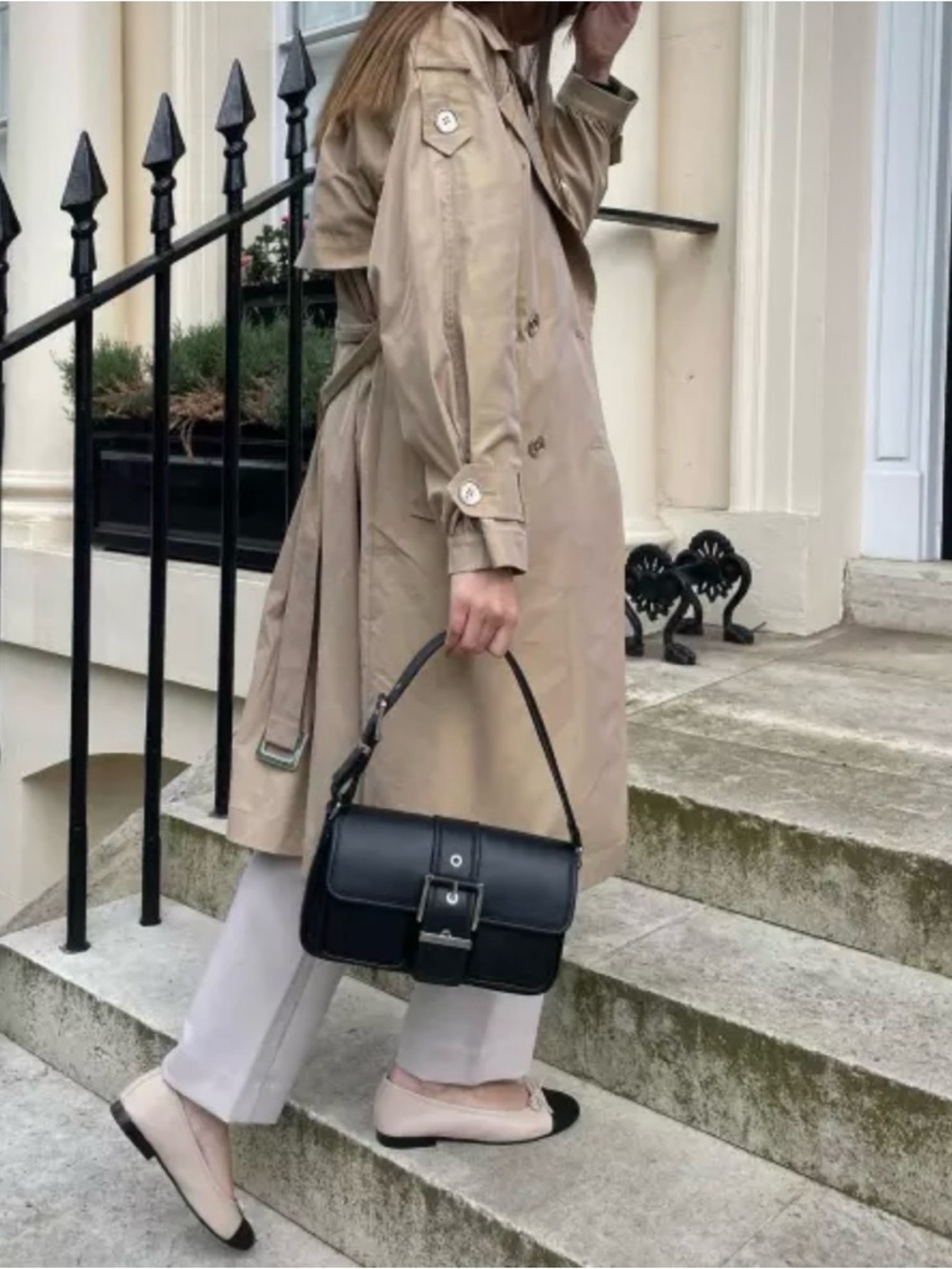 MICHAEL KORS Black Leather Shoulder Bag with Buckle Detail